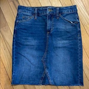 Universal thread denim skirt